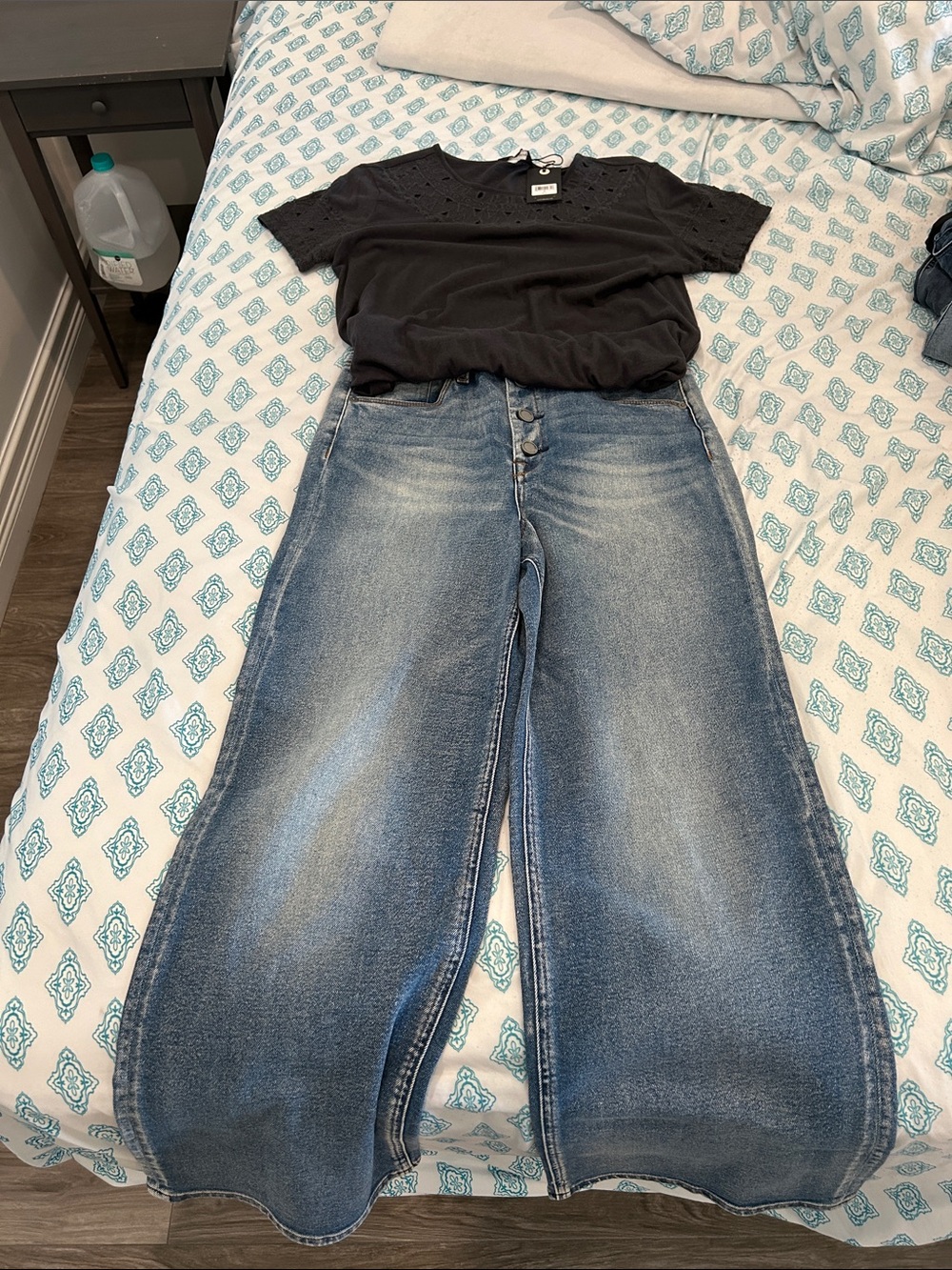 Outfit — Lucky black tee and Blanc NYC high rise crop jeans